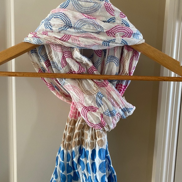 Coach Waverly Dots Oblong Wrap Scarf
Poppy Pastel - Picture 6 of 7